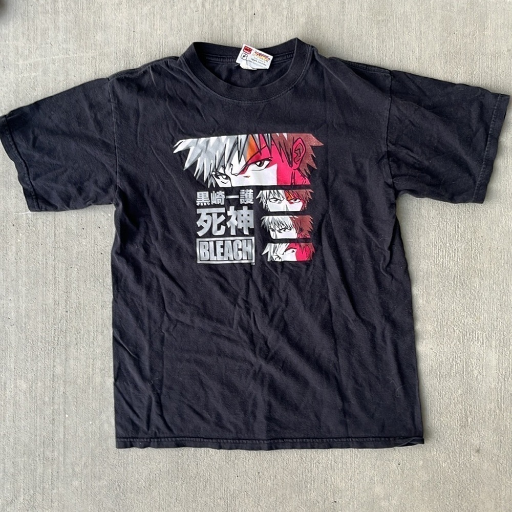 Vintage Y2K Bleach Shonen Jump Anime Tee Shirt Medium